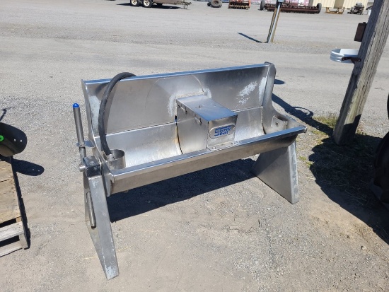 Sturdy Built Stainless Steel Waterer