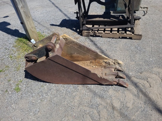 18" Excavator Bucket