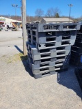 10 Plastic Pallets