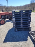 10 Plastic Pallets