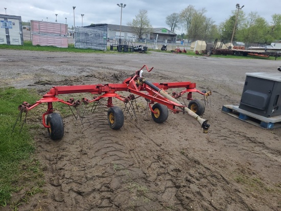 New Holland 158 4 Basket Hay Tedder