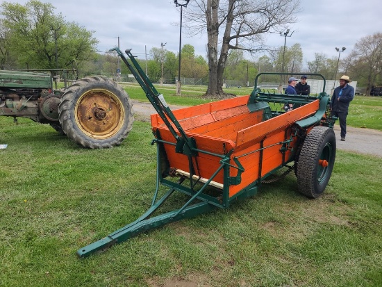 New Idea Ground Drive Manure Spreader