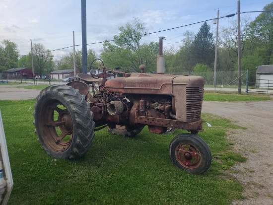 Farmall M Tractor - NF w/ 1 Wheel