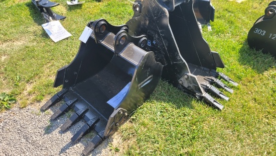 LandHero Mini Excavator 24" Bucket