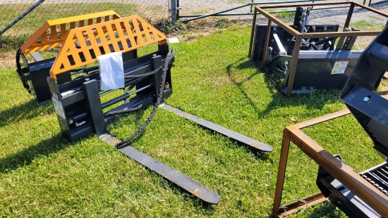 Wolverine Hydraulic Forks w/ Side Shift