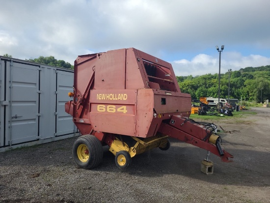 New Holland 664 Round Baler