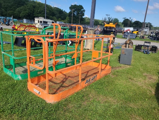 JLG Manlift Bucket