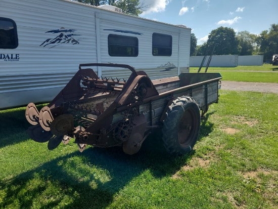 New Idea Ground Drive Spreader