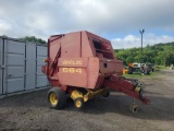 New Holland 664 Round Baler