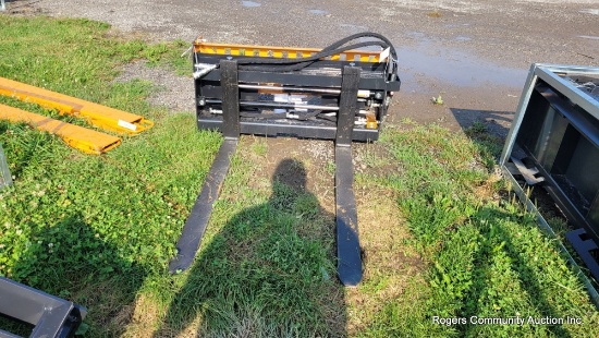 Wolverine Side Shift Pallet Forks for Skid Loader