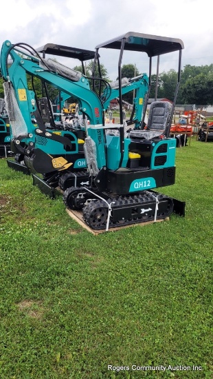 AGT QH12 Mini Excavator
