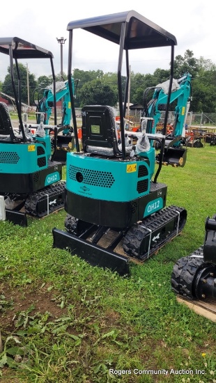 AGT QH12 Mini Excavator