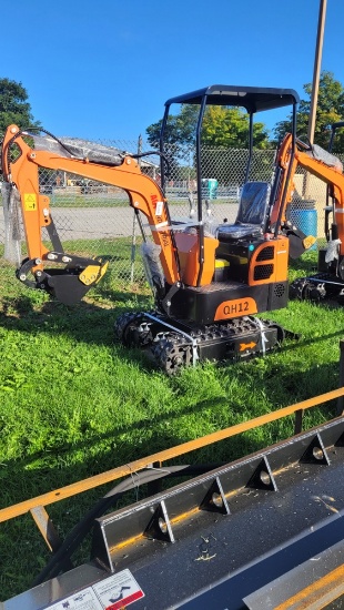 AGT QH12 Mini Excavator