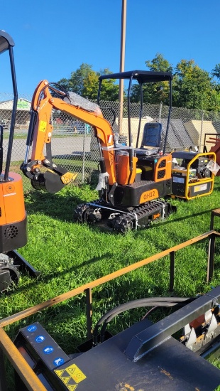 AGT QH12 Mini Excavator