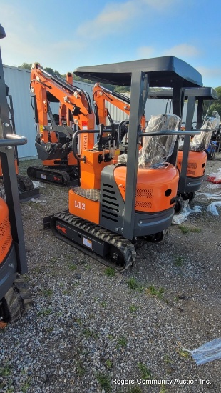 AGT L12 Mini Excavator