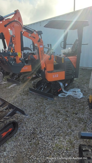 AGT L12 Mini Excavator