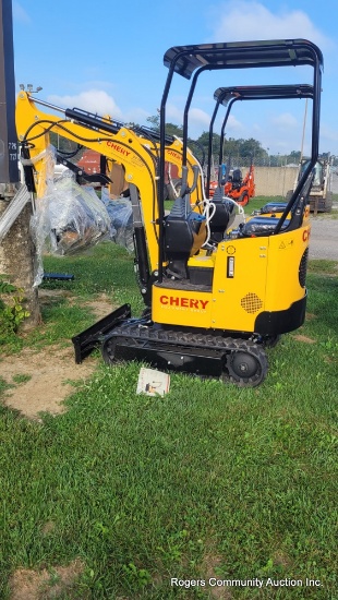 Chery Mini Excavator w/ Stationary Thumb