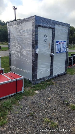 Bastone Mobile Toilet - Full Bathroom w/ Shower