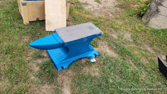 Cast Iron Anvil - Approx 300lb