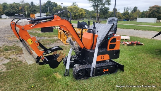 LandHonor 12 Mini Excavator w/ Rubber Tracks