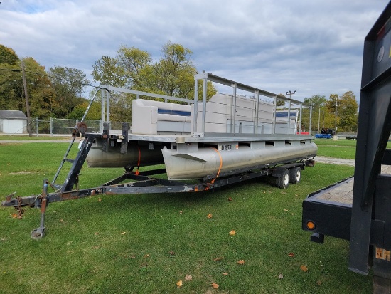 1988 24ft Sylvan Pontoon Boat w/ 50hp 2010 Honda Motor