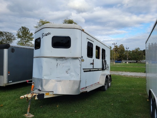 Bison AlumaSport 2 Horse Slant Horse Trailer w/ Tack Area - No Title