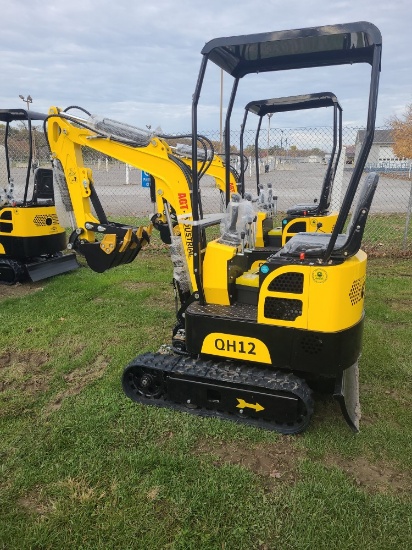 AGT QH12 Mini Excavator w/ 13.5 HP engine - Yellow