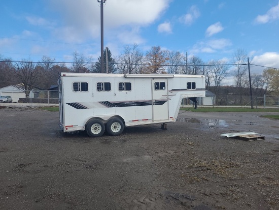 1992 Featherlite 3 Horse Slant Gooseneck Trailer - No Title