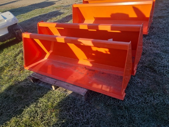 Kubota L2246 65" Bucket - like new