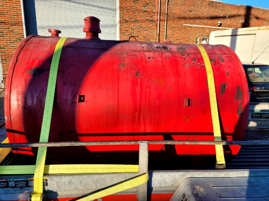 500 Gal Fuel Tank w/ Vent