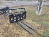 AGT Pallet Forks w/ Hydraulic Adjustment