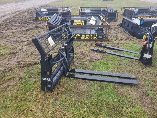 AGT Pallet Forks w/ Hydraulic Adjustment