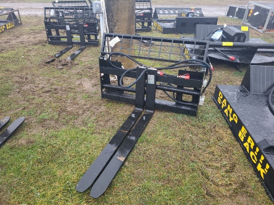 AGT Pallet Forks w/ Hydraulic Adjustment