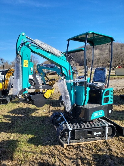 AGT QH12 Mini Excavator - Green