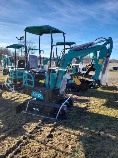 AGT QH12 Mini Excavator - Green