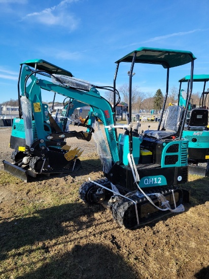 AGT QH12 Mini Excavator - Green