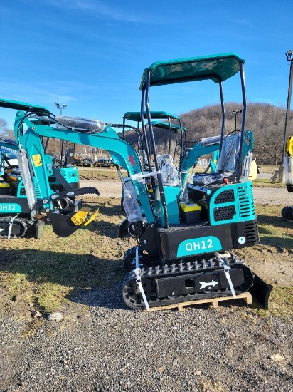 AGT QH12 Mini Excavator - Green