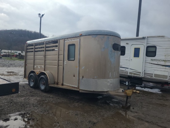 2001 CM 3 Horse Slant Trailer w/ Tack & Dressing Room