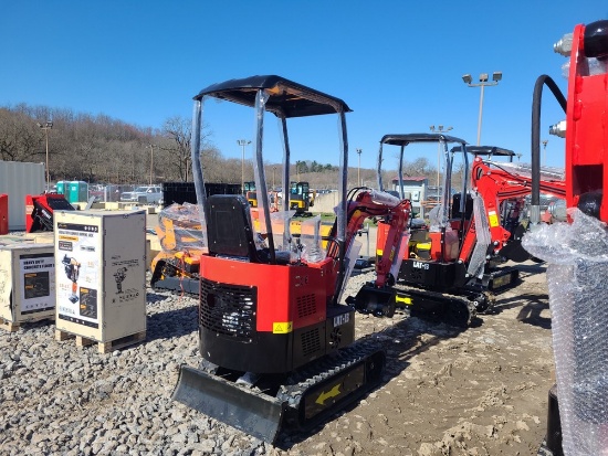 Lanty LAT-13 Mini Excavator w/ 13.5 hp Engine
