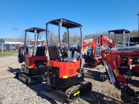 Lanty LAT-13 Mini Excavator w/ 13.5 hp Engine