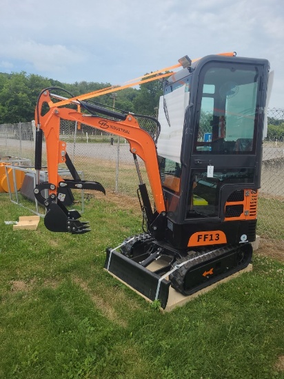 FF Ind. FF13 Mini Excavator w/ Full Cab