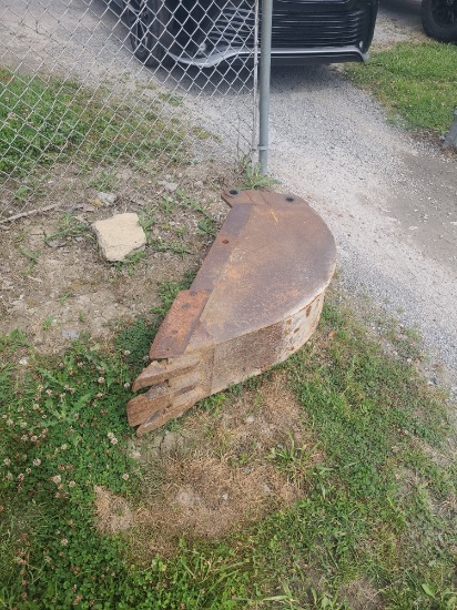 12" Backhoe Bucket