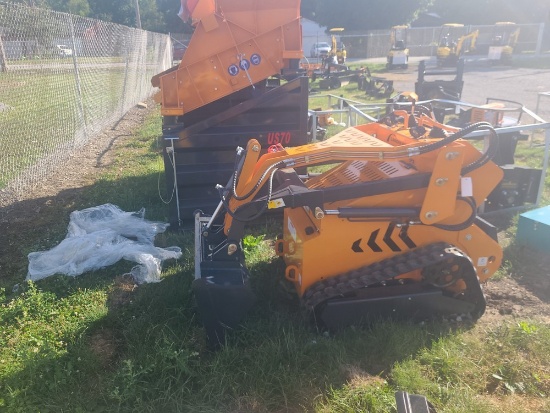 LandHero LDH-BC380 Mini Skid Loader