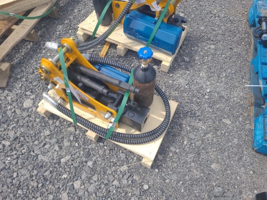 Miva Mini Excavator Breaker w/ 2 Bits