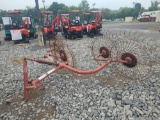 New Holland 3pt Wheel Rake