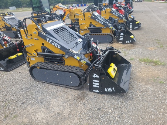 Infront YF380 Mini Skid Loader w/ 4 in 1 Bucket
