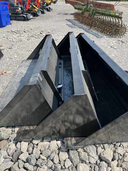 Swict 78" Bucket