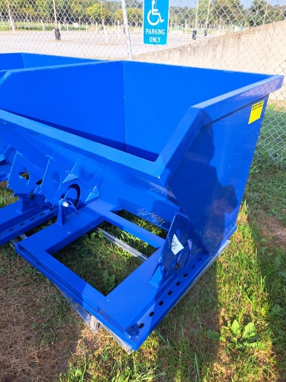 Fork lift dump hopper