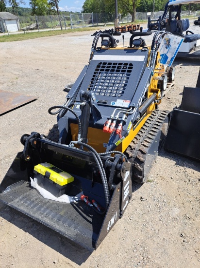 Infront 23hp YF380 Mini skid loader w/ 4-in-1 bucket