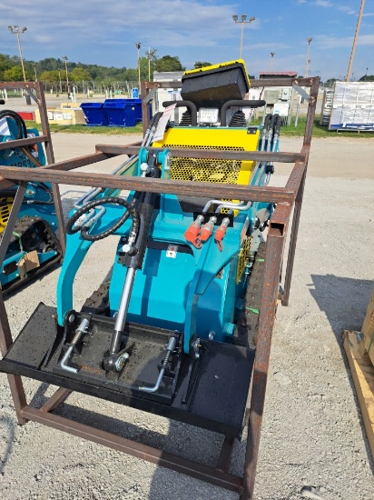 Machpro MPS330 Skid Loader